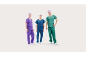 Três médicos a usar pijama cirúrgico BARRIER® Extra Comfort